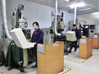 台进JG坐标磨加工车间