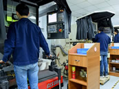 台进PG光学研磨加工车间