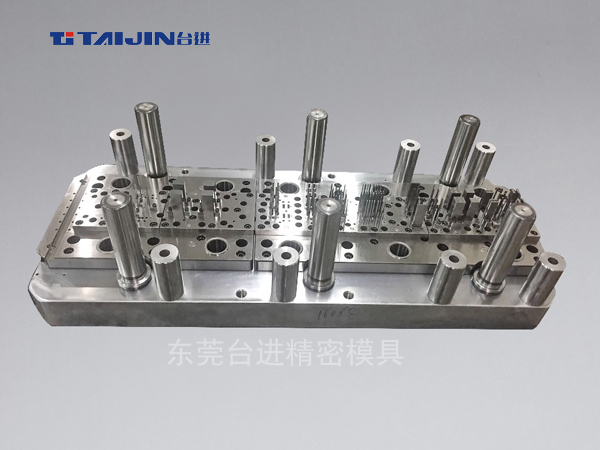 端子连接器模具